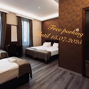Vén Diófa De Lux Panzió Bed & Breakfast